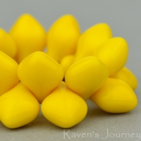 Spade (11x8mm) Sunflower Yellow Opaque