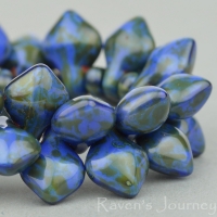 Spade (11x8mm) Blue Silk with Picasso Fullcoat