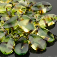 Petal (13x8mm) Vaseline Green Transparent with Jet Stripe