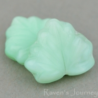 Maple Leaf (13x11mm) Mint Green Uranium Silk