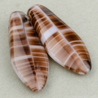 Large Dagger (17x7mm) Brown White Mix Opaque